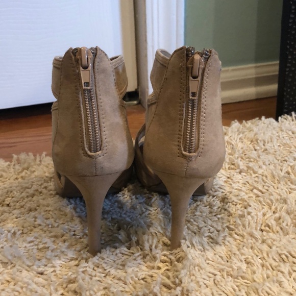 heels - Picture 3 of 4